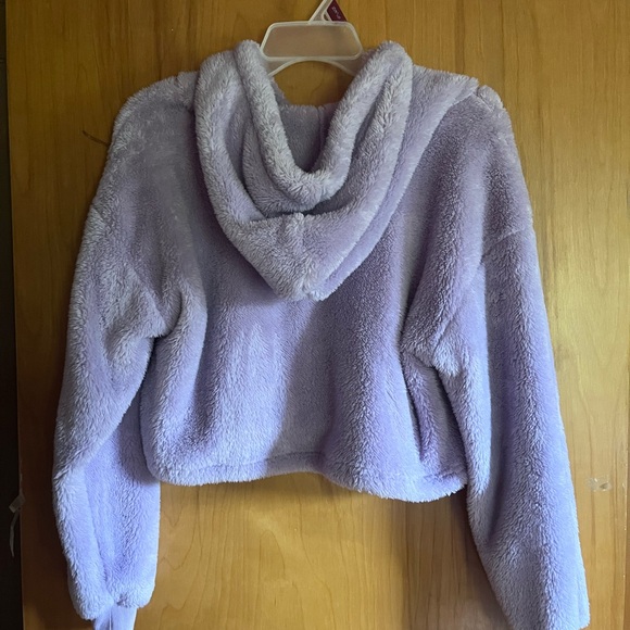 Forever 21 cropped hoodie. - Picture 2 of 3